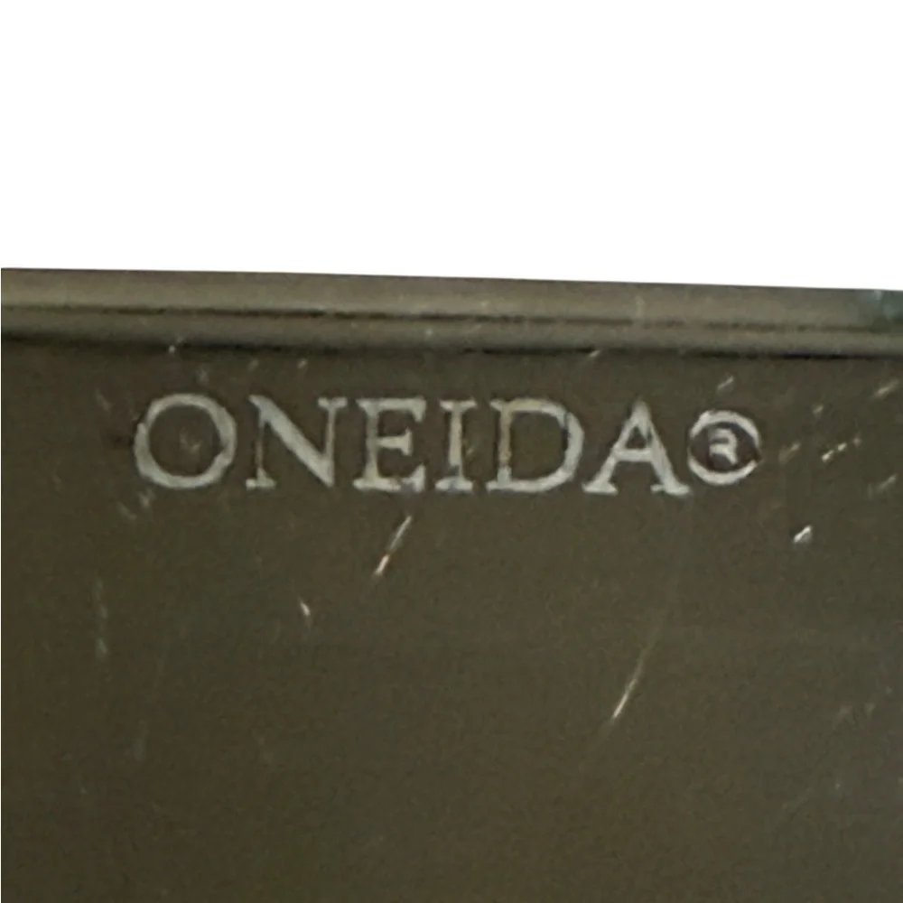 Oneida Flight Reliance 5 Stainless Serrated Dinner Knives and one Butter Knife